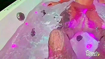 knockers,booty-shake,milf,busty-milf,milf-big-ass