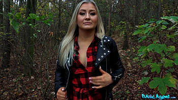 blonde,handjob,outdoors,pov,trimmed-pussy