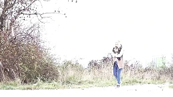 long-hair,outdoor,no-sex,model,blonde