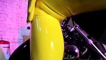anal,fingering,hd,lesbian,lick