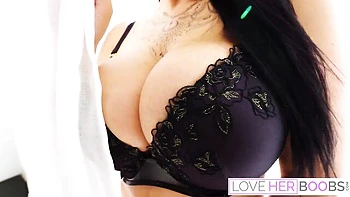 hd,busty,big-ass,fetish,boob-worship