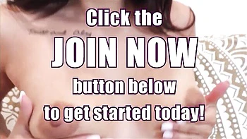 girl-masturbating,pussy-lips,close-up,masturbation,undressing